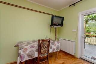 Проживание в семье Guest House Miki Игало Двухместный номер с 1 кроватью и общей ванной комнатой-7