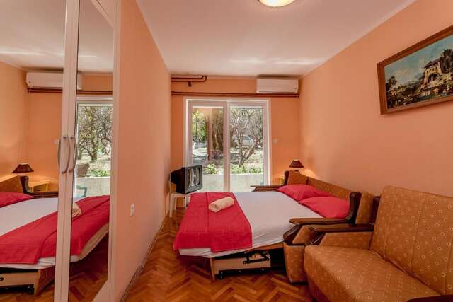 Проживание в семье Guest House Miki Игало-38