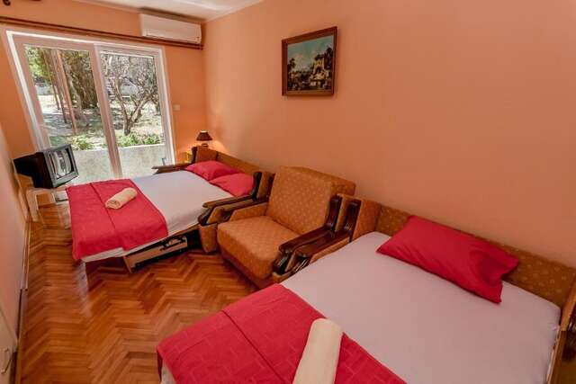 Проживание в семье Guest House Miki Игало-52